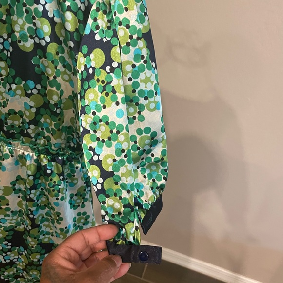 This blouse is cute with leggings. - Picture 2 of 4